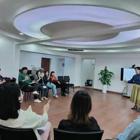 传文明家风 建和谐家庭——区发改委妇委会举办迎六一亲子关系专题讲座