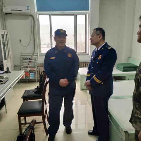 吴福军支队长、王刚处长、走进梓东中队慰问基层队员
