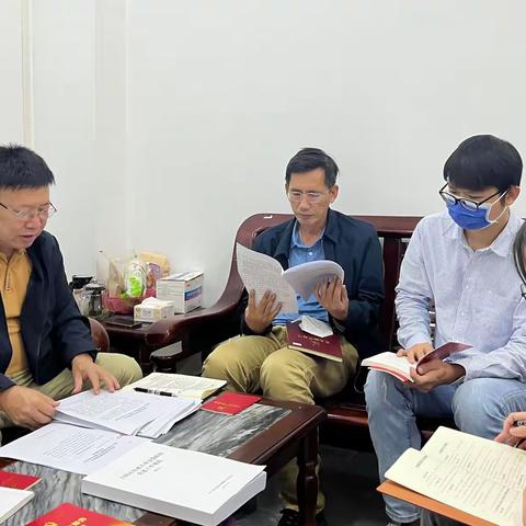 区档案管理中心召开2022年度民主生活会会前专题学习研讨会