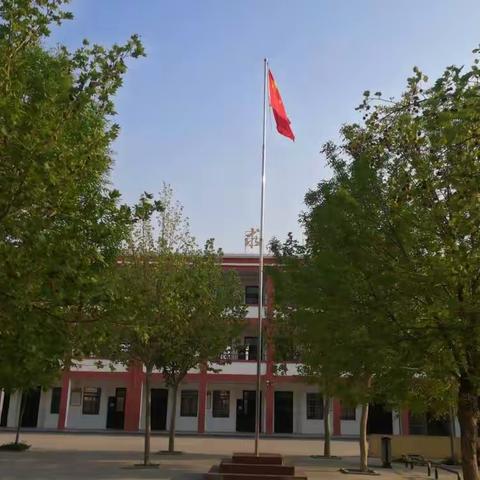 暮春已至，时光如初—长兴集乡董庄小学开展开学前准备工作