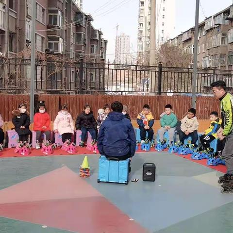 凯特幼儿园学二班轮滑课