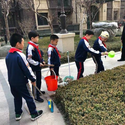 潍坊市实验小学【2.12中队】植树造林，爱护环境！