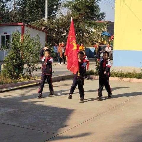 2019年10月11日上午，蔡营小学举行“争做新时代好队员——庆少先队建队70周年纪念日”活动。