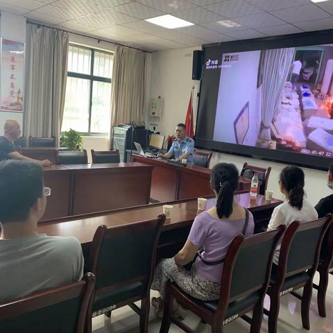 娄敬路社区开展“火灾远离家庭，幸福平安一生”为主题的消防安全知识讲座