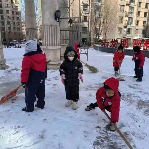 以雪为令，闻雪而动，扫雪松石一一班先行