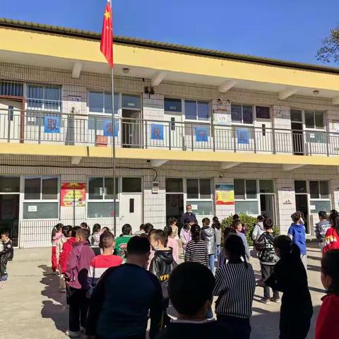 河暖小学—————————————————喜迎建队日，争做好队员