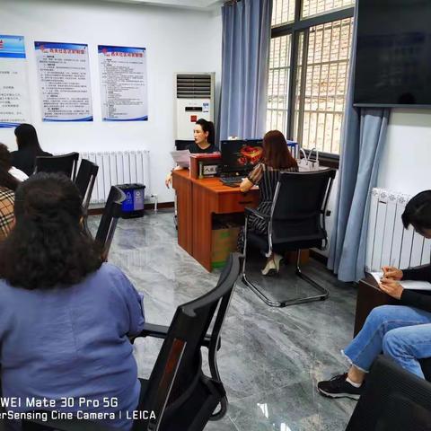 骊山街道西关社区召开会议安排部署各项重点工作