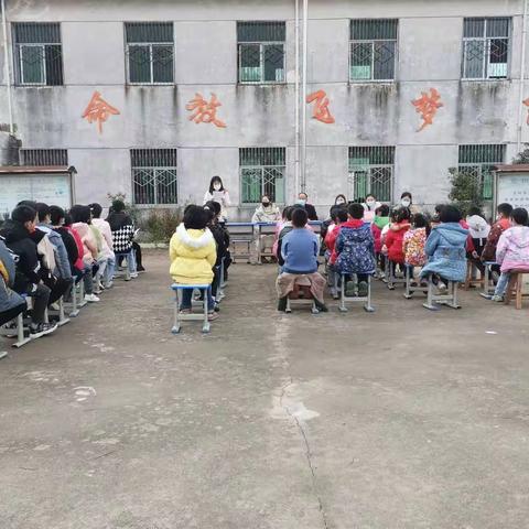 栉风沐雨砥砺行，春华秋实满庭芳——张胡小学2022年秋期中考试表彰大会