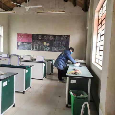 张阁镇侯楼小学防疫进行时
