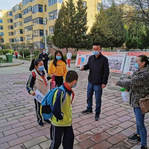 用心守护，我们在七中等你！