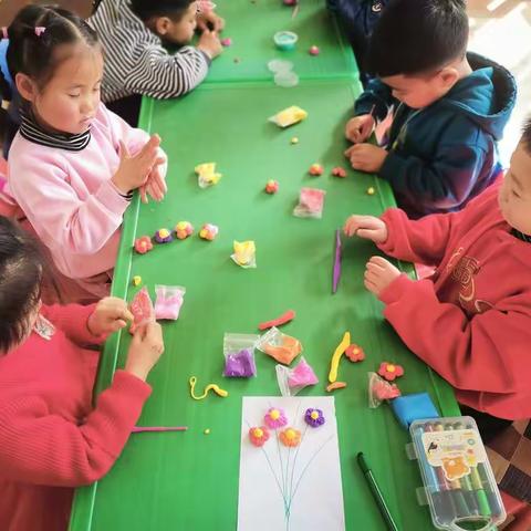 祝所有女神，女神节快乐！  平日里你忙，平日里你累，今日时光很珍贵。三八女神节，驱散所有的疲惫！