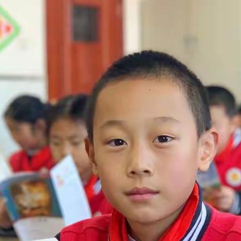 金崇山中队“心中的故事”第二期                   疫情中的“平凡”英雄