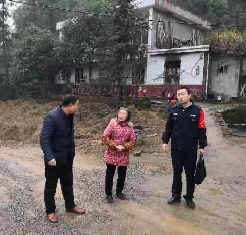 湘东：老关所春节期间开展出入境法规宣传