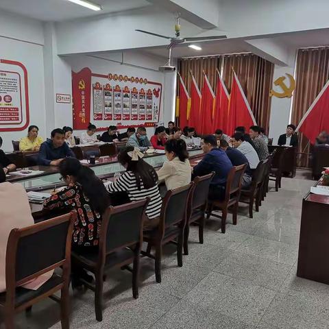 阜南五初召开七年级期中考试分析会