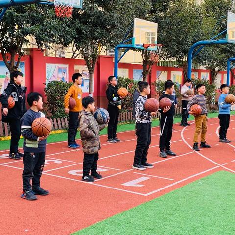 篮球传递希望，梦想让世界发光——鄠邑区北街小学凝冰篮球兴趣班
