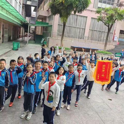 三班日志27 ｜喜讯:我们班荣获羽毛球团体总分第一名