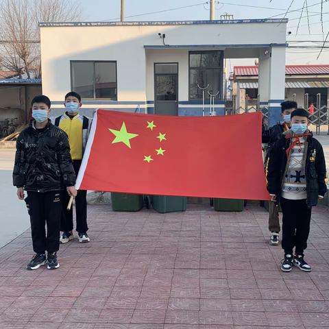 南洛小学举行“学习二十大、争做好少年”主题升旗仪式