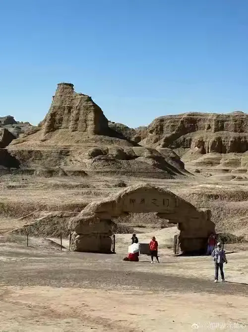 江布拉克风景区和世界魔鬼城