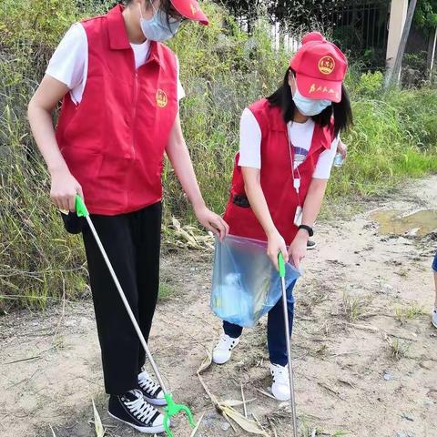 县人大机关组织参加“全民护河，爱我罗川”志愿服务活动