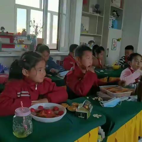 榆林市第二十八小学 四年级四班 美食分享会
