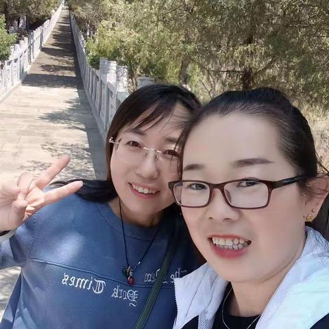 2022年4月19日 佳县白云山一日游留影👭👭