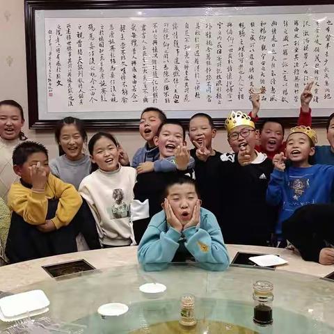 🌸旭宝的第一个十年！妈妈祝愿你今后始终拥有三样东西：一是爱心与善良；二是自信与坚强；三是健康与快乐！