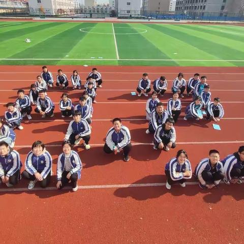 奋斗，正当年——记红河镇中学八年级二班