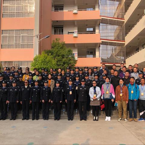 【钟灵毓秀】警校携手 共筑平安和谐校园             秀山第二小学开学第一周安全教育系列活动