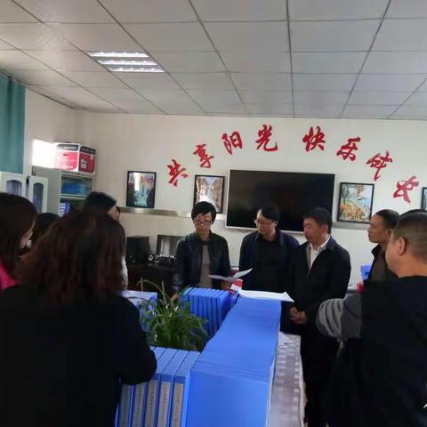 各级领导莅临文屏镇控辍保学办公室指导工作