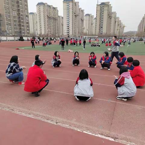 阳光总在风雨后 ——记海阳学校八10班课间活动