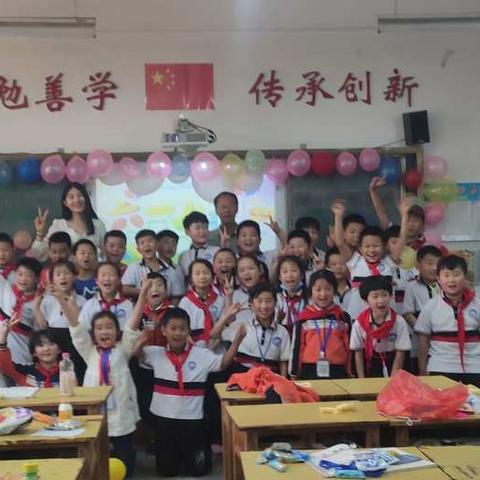 三年级二班六一活动:开放美丽的童年之花