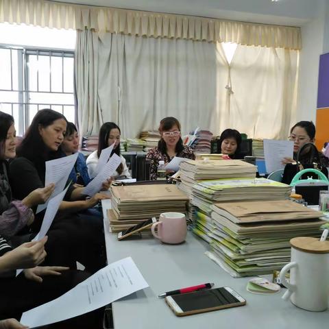 用情歌唱，用心教研——记二十五小英语组期中考总结与反思主题科组活动