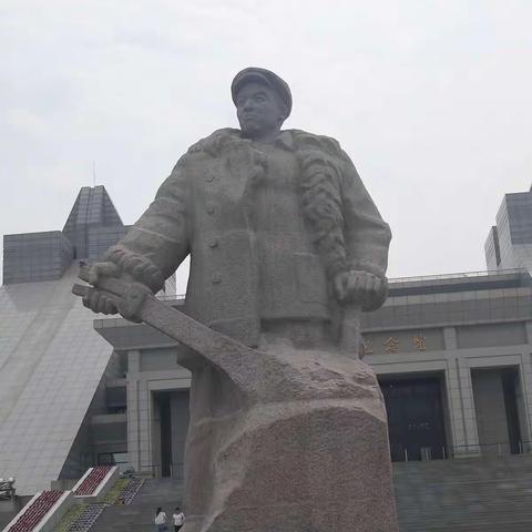 “不忘初心、牢记使命”将铁人精神铭记于心------新光社区组织辖区党员参观大庆铁人纪念馆