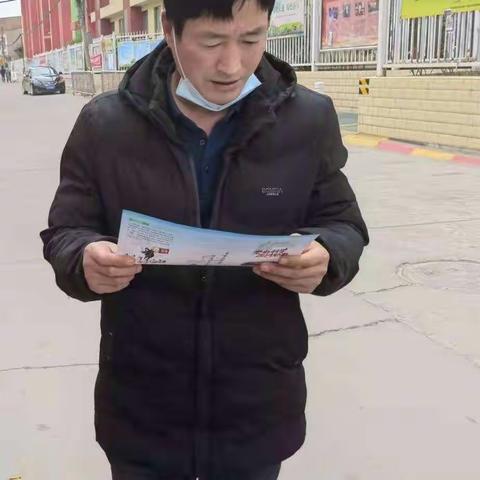 郭杜街道在全国“两会”期间积极开展反邪教宣传