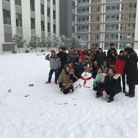 相遇六一班，恰逢冬之雪                                一一给孩子最美好的童年