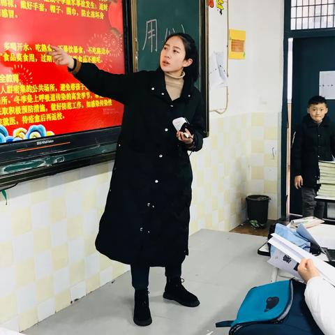 【优仕四（4）班期末庆典】 夕阳萧鼓几船归