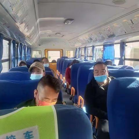 今天早晨，公司陆经理，杨科长到郝家桥班组参加郝家桥班组班组会议