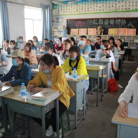 加强家校交流 构建和谐教育