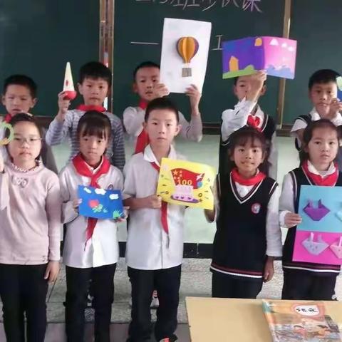 多彩社团，快乐成长                                        ——记马关县第二小学二3中队丰富多彩的社团活动