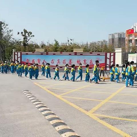 牡丹区第二实验小学爱心护学岗！