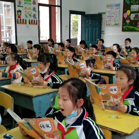 诵读经典诗词  书香润泽童年