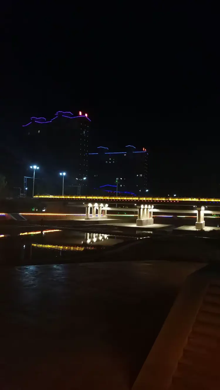 垣曲迷人的夜色