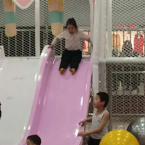 宁武县实验小学一年级7班何晨萱的寒假生活