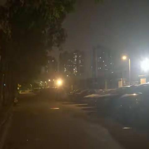 温馨小区金色半山