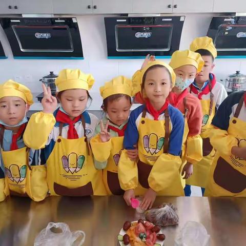 小小厨师上线了😚可爱的孩子们💋