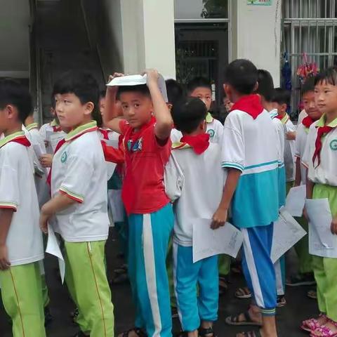 潭门镇中心学校2017-2018学年度学生体检工作圆满落幕