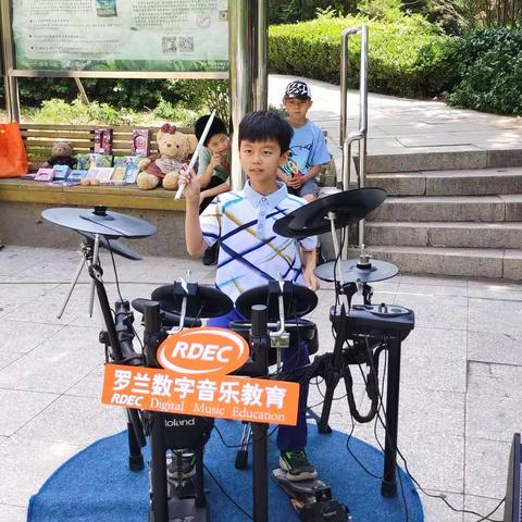 “邻里浓情，守望互助”安苑北里社区趣味运动会活动
