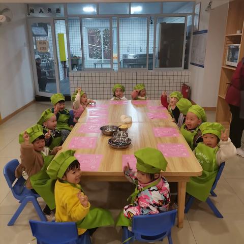 嘉华启点幼儿园.小班.兴趣小厨房.《饺子》