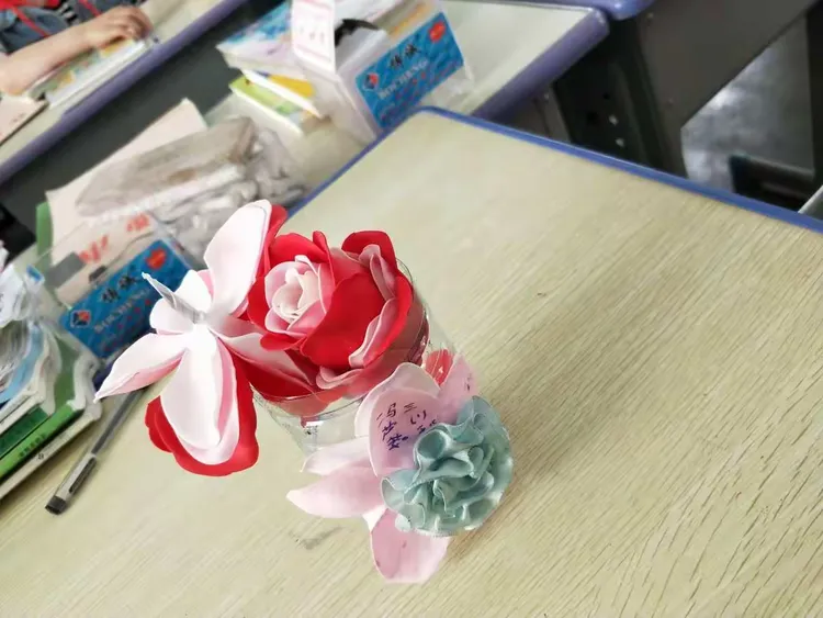 大鹏学校三年级一班小朋友们的手工制作,真是棒棒哒!