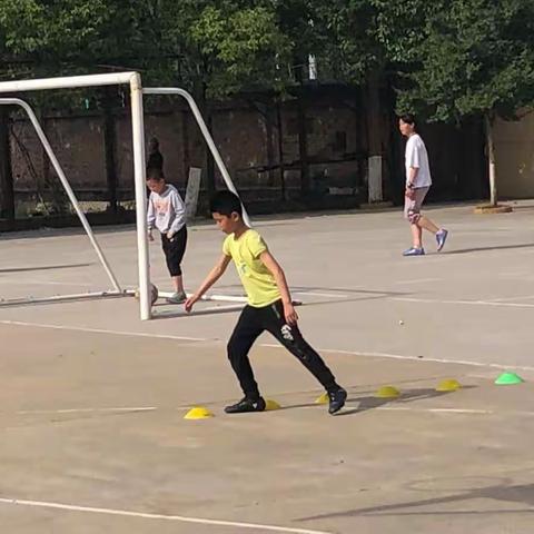 西安市鄠邑区电厂小学足球校外兴趣班第十一期